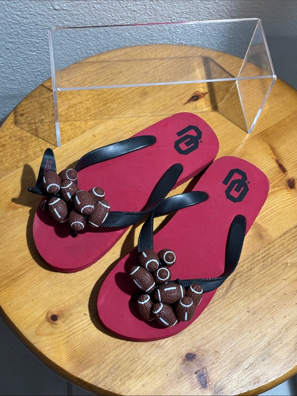 Oklahoma Sooners Red Flip Flops with Football Accents 6